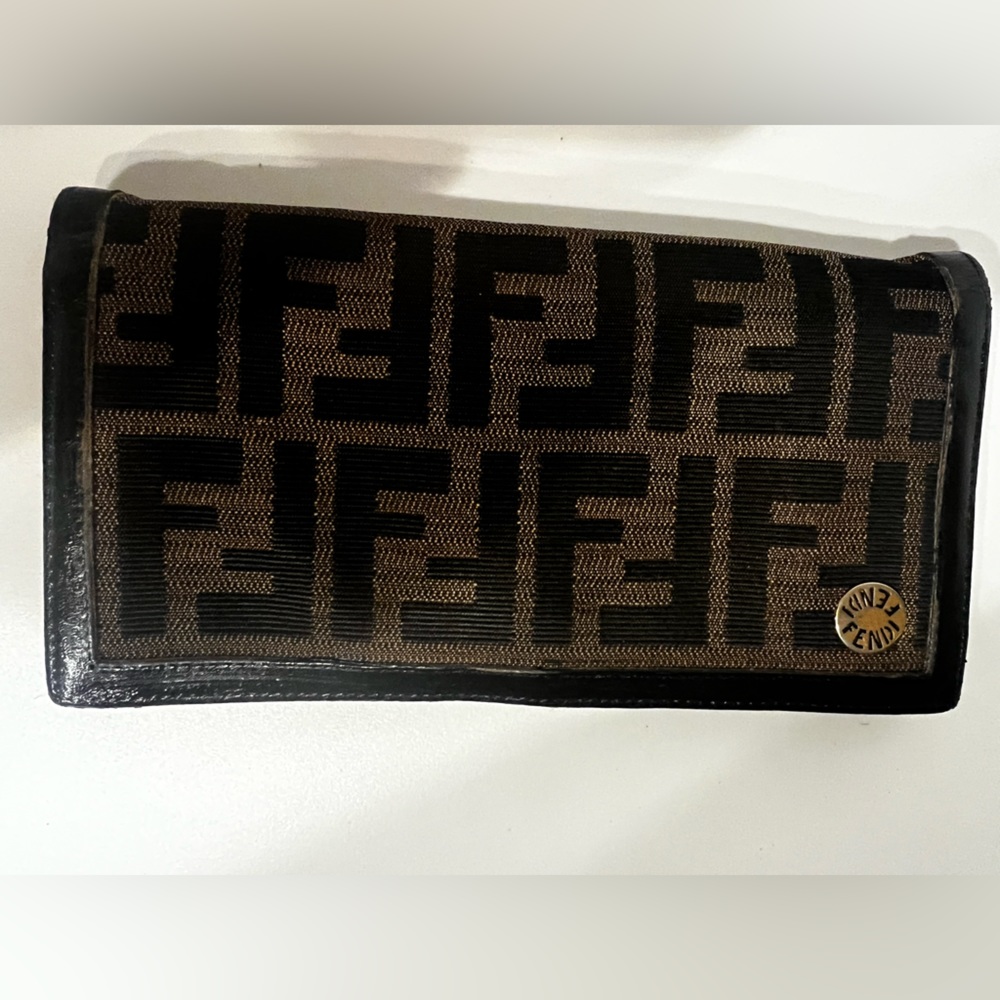 PreLoved Fendi Zucca Wallet